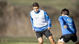 altText(Cuatro futbolistas entrenan en el Complejo Celeste a la espera de la lista de Bielsa)}