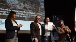 altText(Colonia: firmaron escritura de donación de la Intendencia a la UDELAR para instalar sede universitaria)}