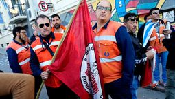 altText(Portuarios llevan adelante paro de 24 horas)}