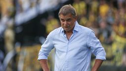 altText(Peñarol ganó y sigue esperando refuerzos)}