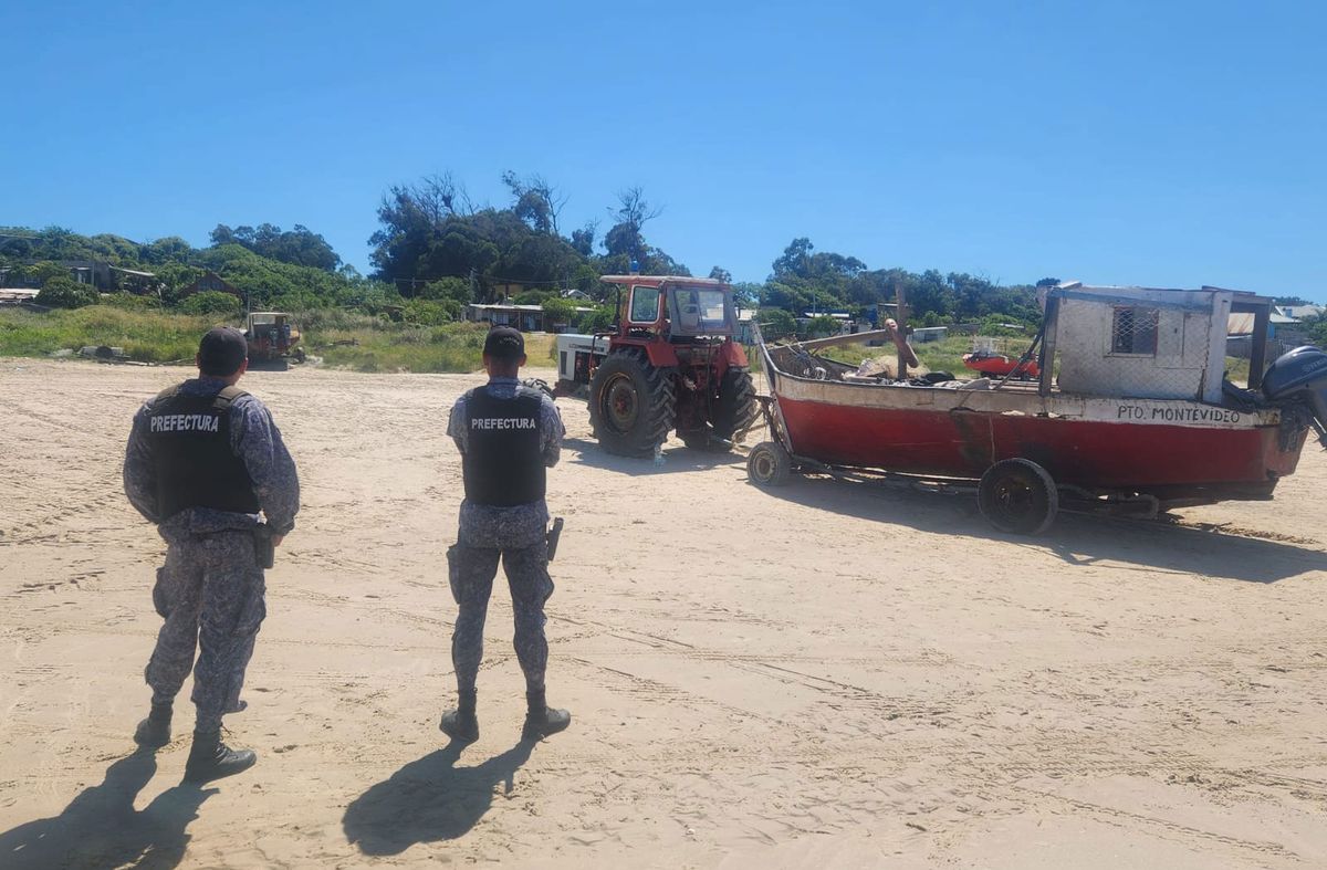 La embarcación en la que pretendían transportar la droga a altamar.