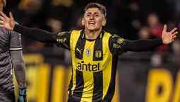 altText(Peñarol vendió a Nacho Sosa y vuelve el argentino Eric Remedi)}