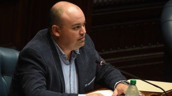 El senador Nicolás Viera encuentra raro el viaje de Gianoli a Vigo para visitar el astillero Cardama.