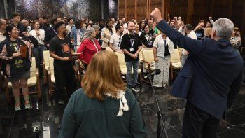 Díaz-Canel llama a defender a Cuba desde la comunicación en el Coloquio Internacional Patria