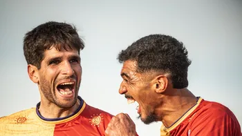 Villa Española se afianza como líder en la Primera Amteur.