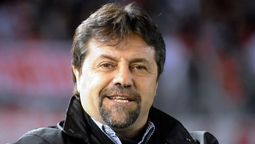 altText(Ricardo Caruso Lombardi cerca de ser nuevo DT de Miramar Misiones)}