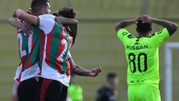 altText(El Depor sacó ventaja de un inoperante Peñarol)}