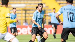 altText(Uruguay derrotó dos a uno a Ecuador por el Sudamericano)}