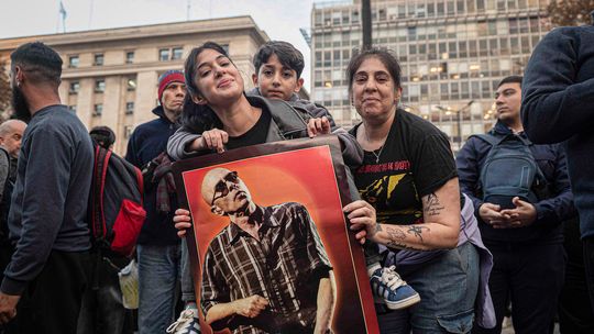 Vigilia en la Plaza de Mayo por el Indio Solari.