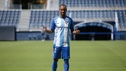altText(Bombazo en la Segunda División: futbolista con pasado en la selección jugará en Cerrito)}
