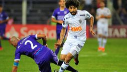 altText(Defensor reclamó los puntos contra Atlético Mineiro)}