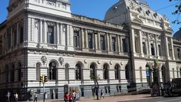 altText(Adur denuncia “asedio y violencia” contra docentes en redes sociales)}