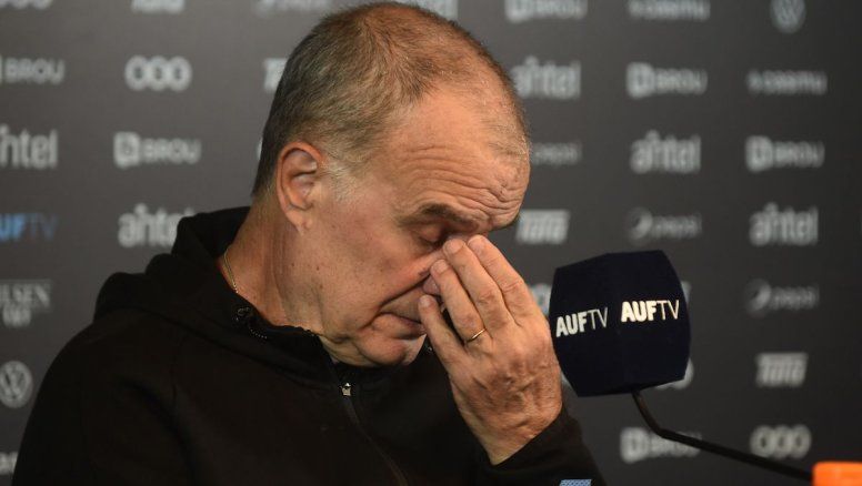 A Bielsa lo traicionaron los jugadores dijo periodista y encendió la polémica sobre la celeste