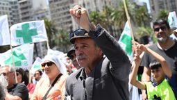 altText(¿Qué va a pasar?: agredieron a personal de salud del Hospital Español y también en Paysandú)}