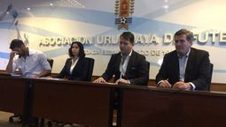 altText(Bordaberry y Willy Tucci con Conmebol en Buenos Aires)}