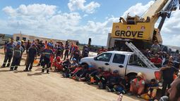 altText( Por despido de 17 empleados paran obras en Maldonado)}