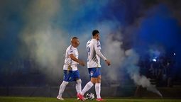 altText(Copa AUF Uruguay: batacazos de Porongos y Atlético Florida)}