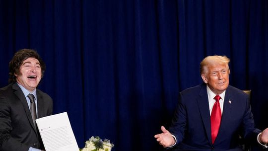 Milei entrega alegremente la soberanía.