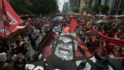 altText(Brasil ha vuelto a salir a las calles)}