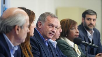 Blancos acusan al gobierno de pretender destruir el legado de la coalición y Lacalle Pou