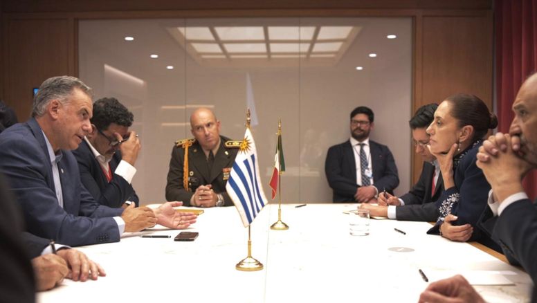 Yamandú Orsi en la cumbre de Barcelona: los países pequeños terminan pagando el precio de las decisiones globales