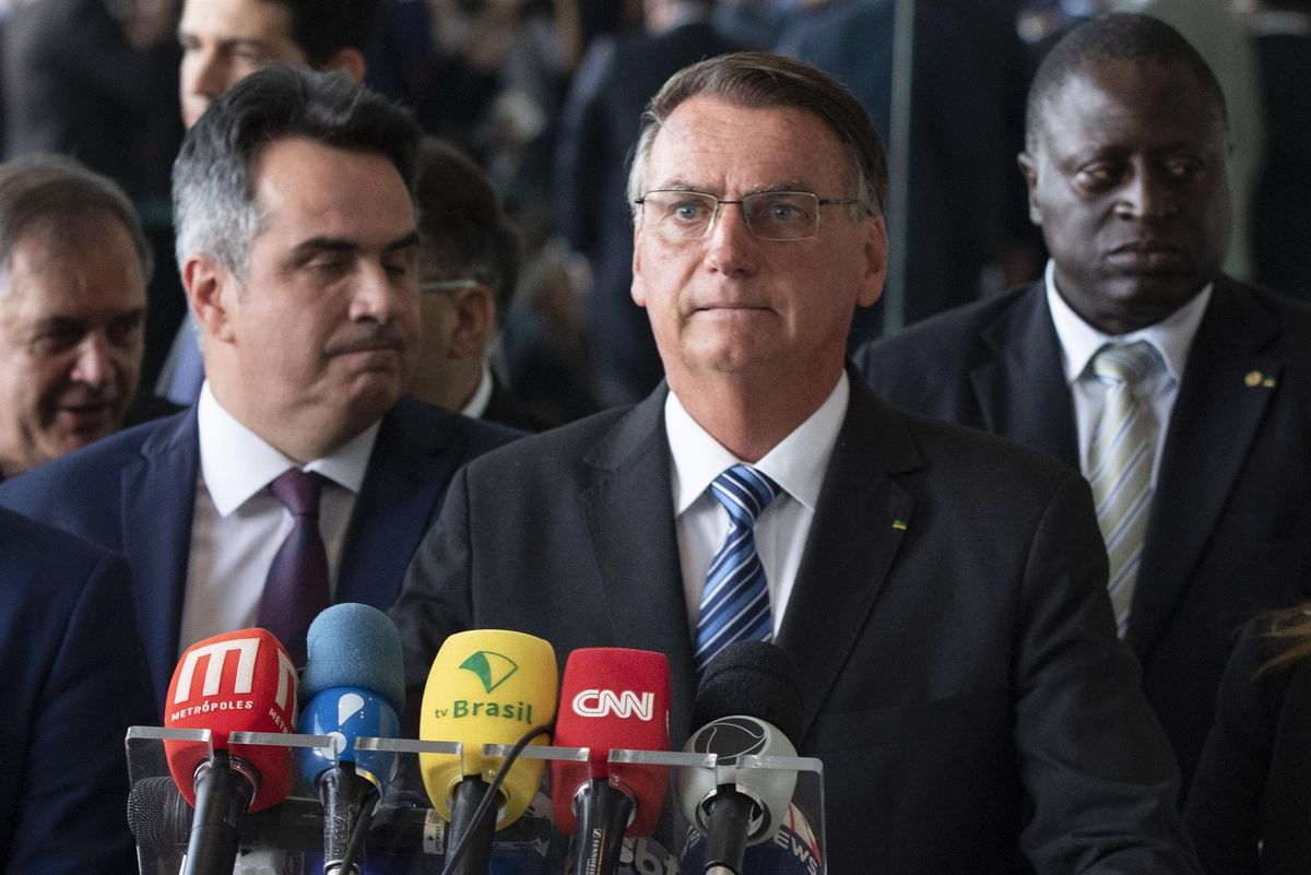 El Tribunal Electoral de Brasil rechaza el pedido de Bolsonaro de anular votos.