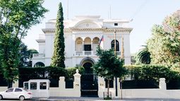 altText(Amenaza de bomba a Embajada de Rusia: investigan el origen de la llamada)}