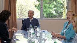 altText(El presidente Vázquez no presenta «evidencia de enfermedad»)}