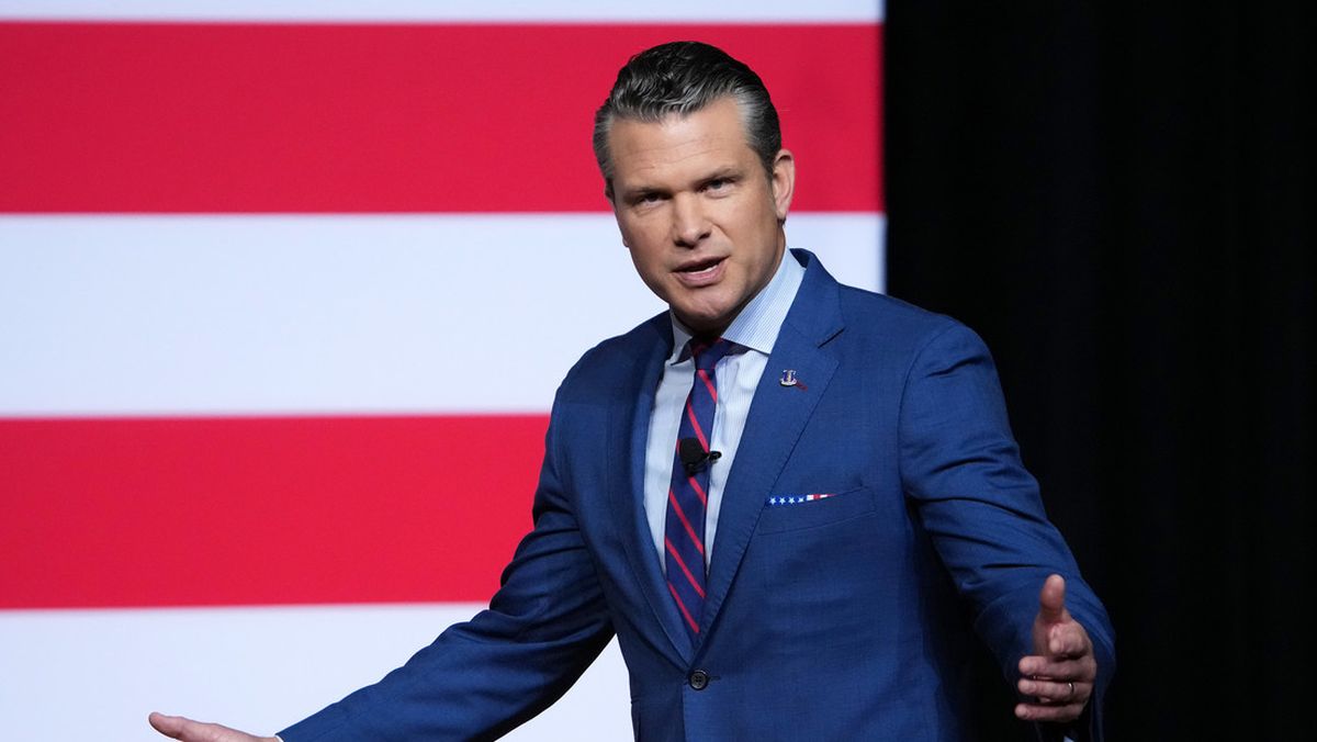 El secretario de Guerra no quiere gordos ni barbudos.