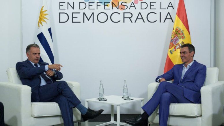 Orsi y Sánchez refuerzan la relación bilateral tras cumbre por la democracia en Barcelona
