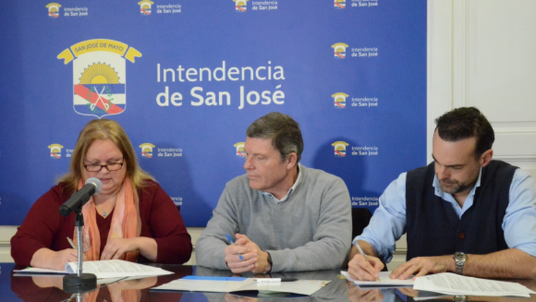 Con respaldo de Inefop desarrollan en San José proyecto de desarrollo de pradera hidropónica