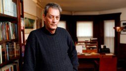 altText(Murió Paul Auster, una voz que supo iluminar las cicatrices de la vida humana)}