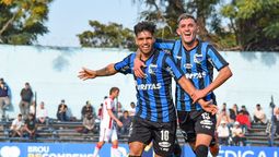 altText(Liverpool ganó y es único puntero a falta de dos fechas)}