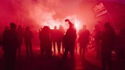 altText(Multitud de franceses protestaron contra la reforma jubilatoria)}