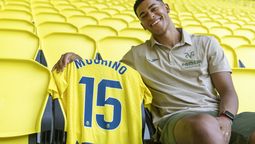 altText(Santiago Mouriño presentado en el Villareal: 