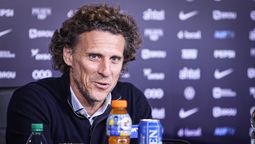 altText(Forlán dejó la puerta abierta para un posible regreso de Suárez a la selección uruguaya)}