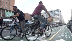 altText(Ciclovía: se duplicó la circulación de bicicletas por 18 de Julio)}