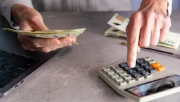 Clase media bajo presión: vivir en Buenos Aires cuesta más de 2.400 dólares al mes