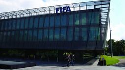 altText(FIFA pagará US$ 10 mil por día a clubes que tengan jugadores en el Mundial)}