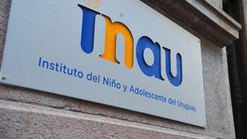 Convocan al Parlamento al directorio del INAU.