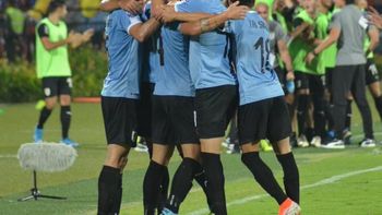 Uruguay ganó en gran partido y espera por Brasil