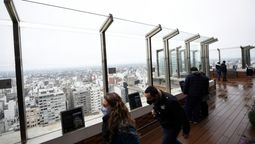 altText(Música y gastronomía en el Mirador de la Intendencia)}