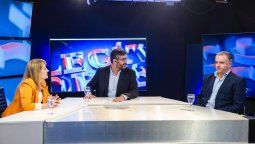 altText(Yamandú Orsi y Carolina Cosse en exclusiva: la fórmula del Frente Amplio en Legítima Defensa)}