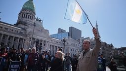 altText(La poderosa CGT se moviliza en defensa de Cristina Fernández)}