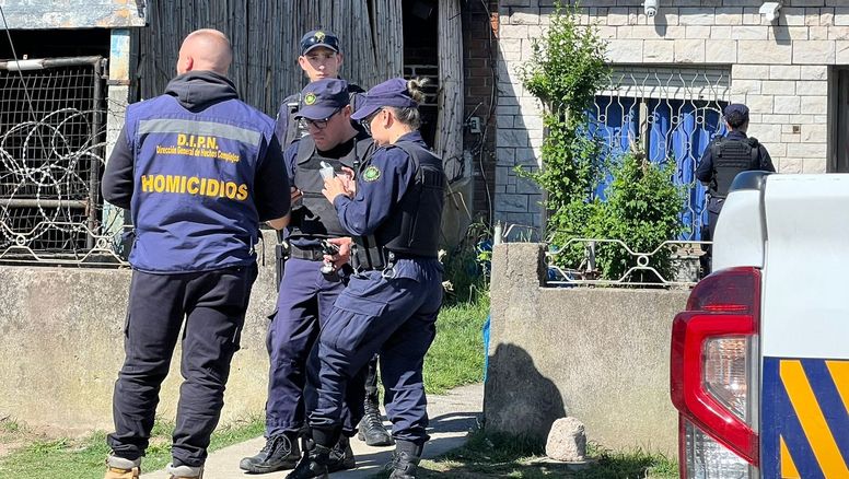 Una adolescente de 16 años que estaba estudiando en su casa fue asesinada a balazos