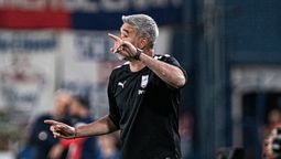 altText(Álvaro Navarro explotó contra el árbitro Gustavo Tejera)}