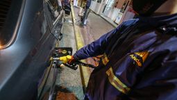 altText(Baja el gasoil y se mantienen los precios de las naftas y el supergas)}
