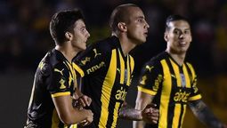 altText(Guzmán Pereira no llega y Trindade suspendido para jugar con Defensor)}