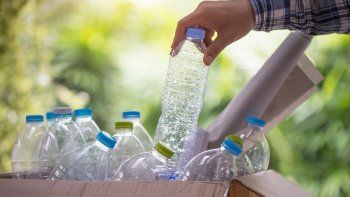 ¿Te van a pagar por reciclar? Así funcionará el ambicioso plan que busca multiplicar por 10 el reciclaje