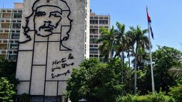 altText(Autocrítica cubana: Partido Comunista reconoce que mejora económica no llega a la gente)}